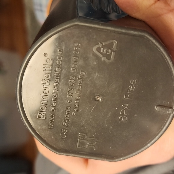 Blender Bottles. 28 ounce (set of 2) - Picture 2 of 4